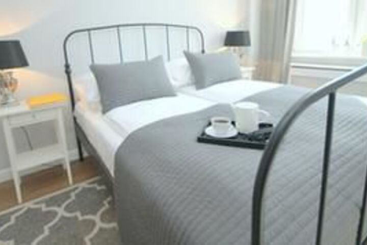 Room 8 of 20