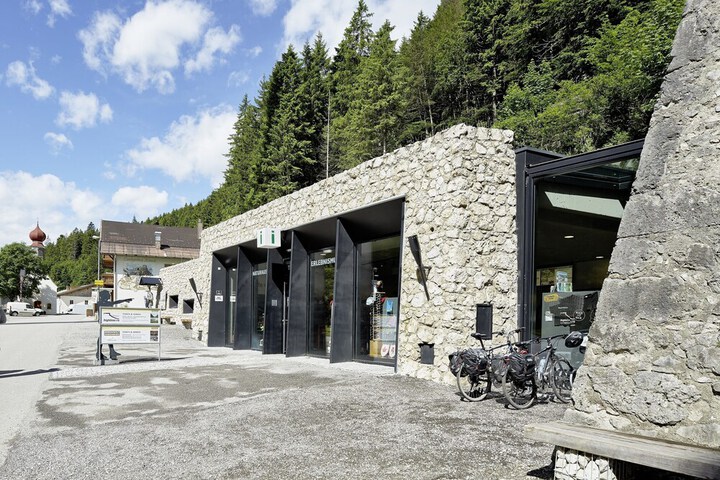 Property Grounds 58 of 80