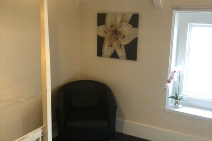 Room 2 of 2