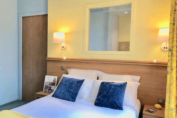 Room 21 of 177