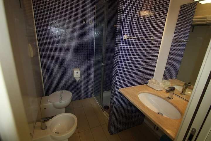 Room 20 of 39