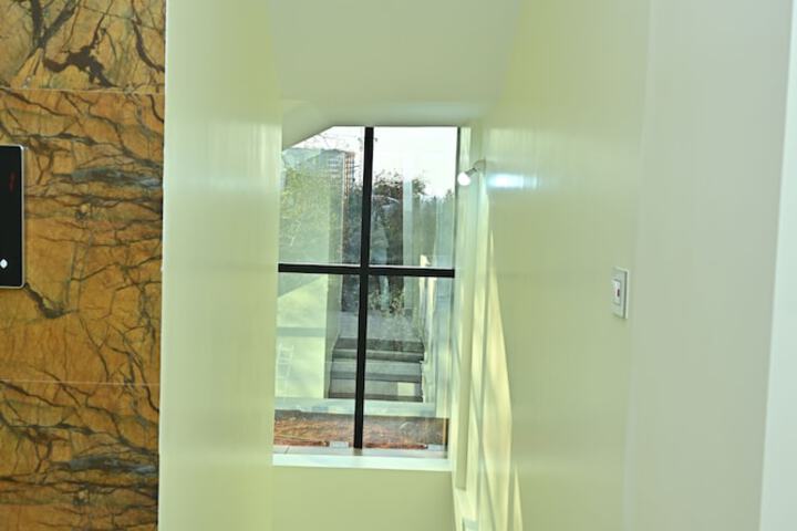Room 12 of 15
