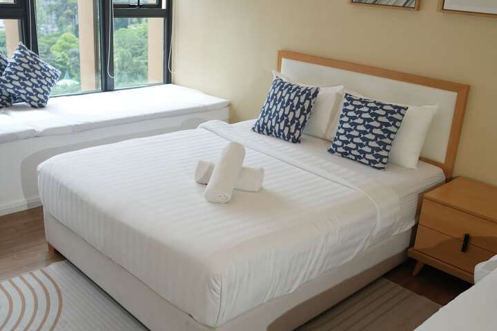 Room 44 of 77