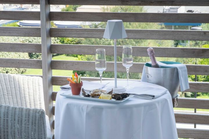 Kiss Beachfront Hotel & Restaurant