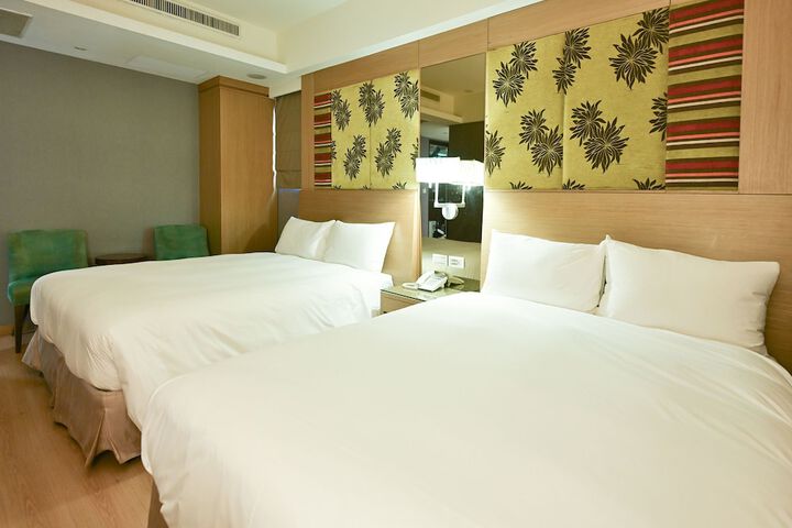Room 53 of 120