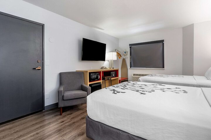 Room 18 of 37