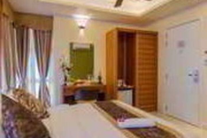 Room 9 of 27