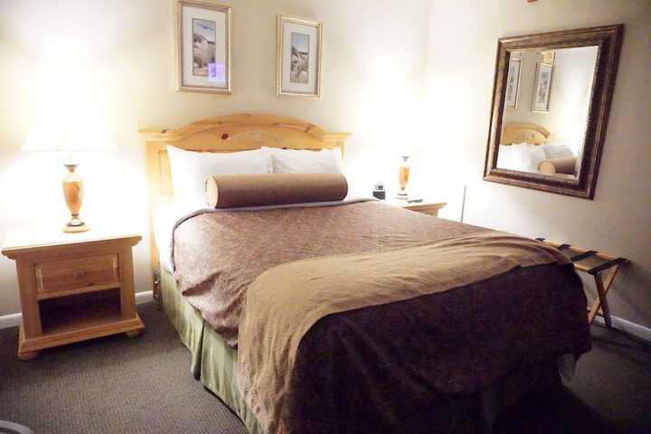 1 King Bed (15 of 23)