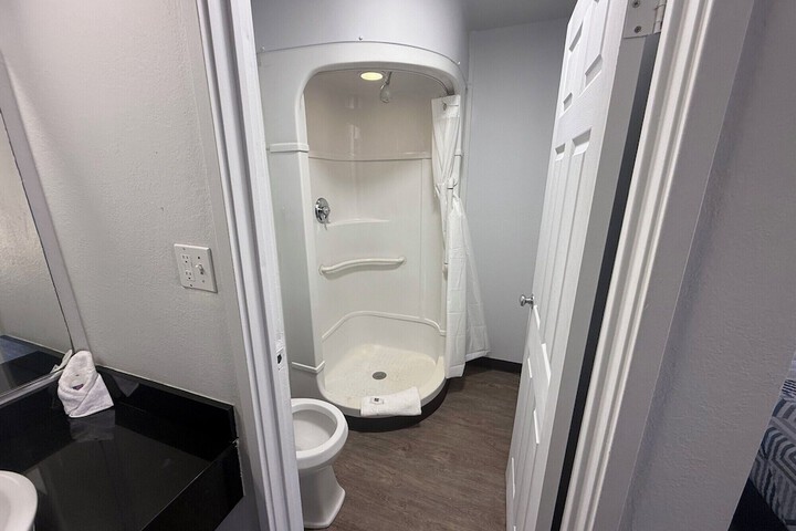 Room 46 of 69