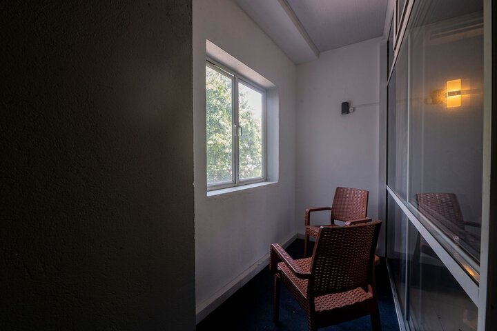 Room 9 of 29