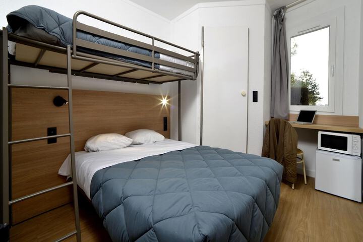 Room 21 of 40
