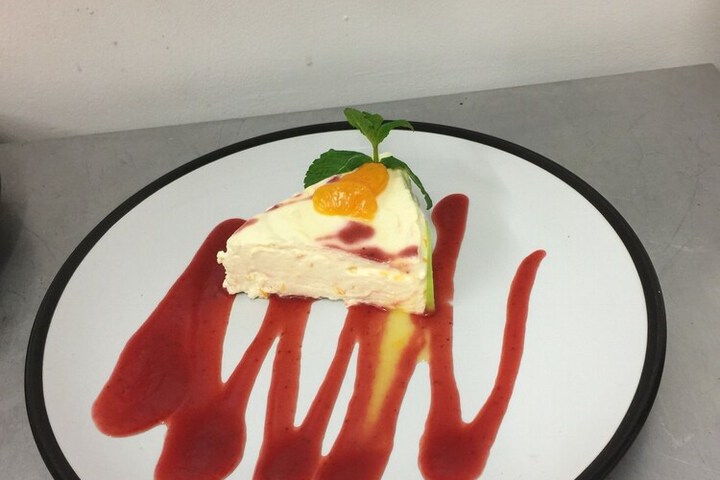 Dining 7 of 21