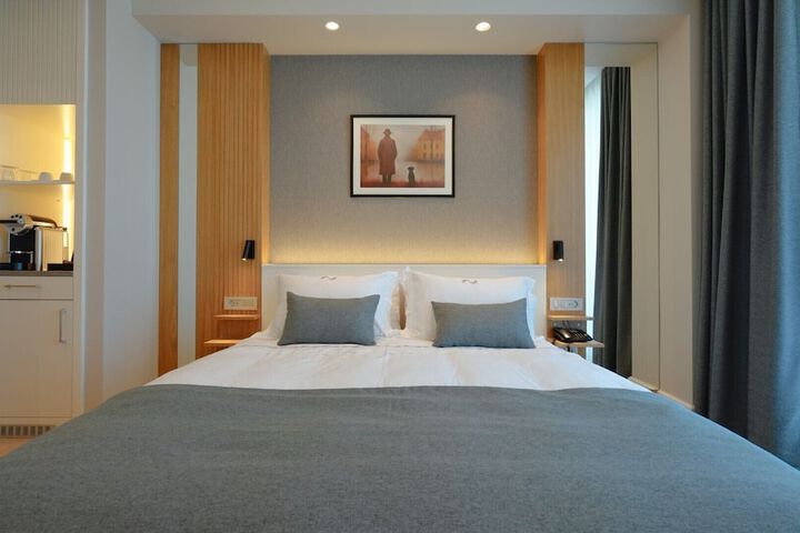 Room 35 of 91
