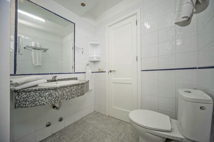 Room 20 of 39