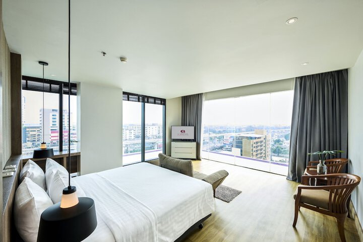 Room 10 of 157