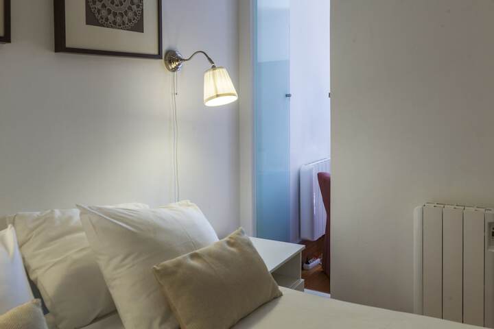 Room 6 of 54