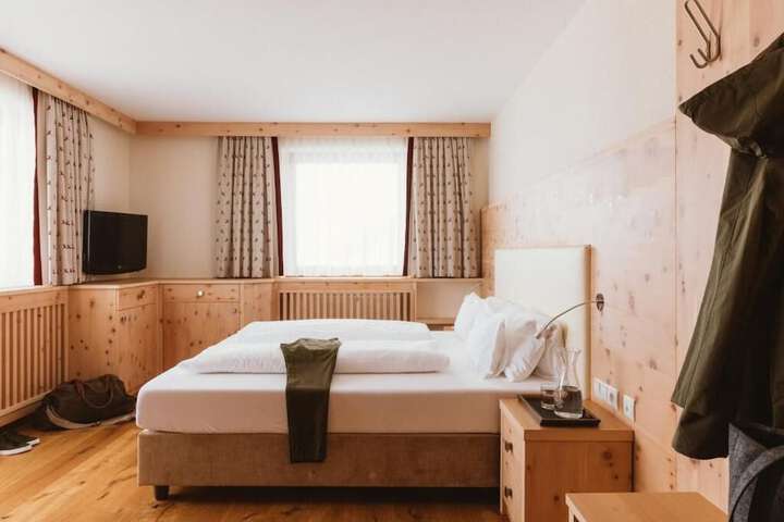 Room 5 of 35