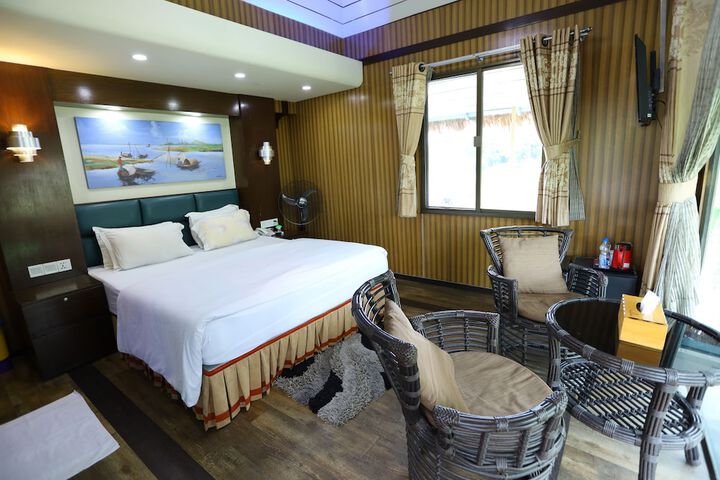 Room 14 of 24