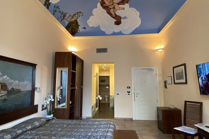 Room 12 of 70