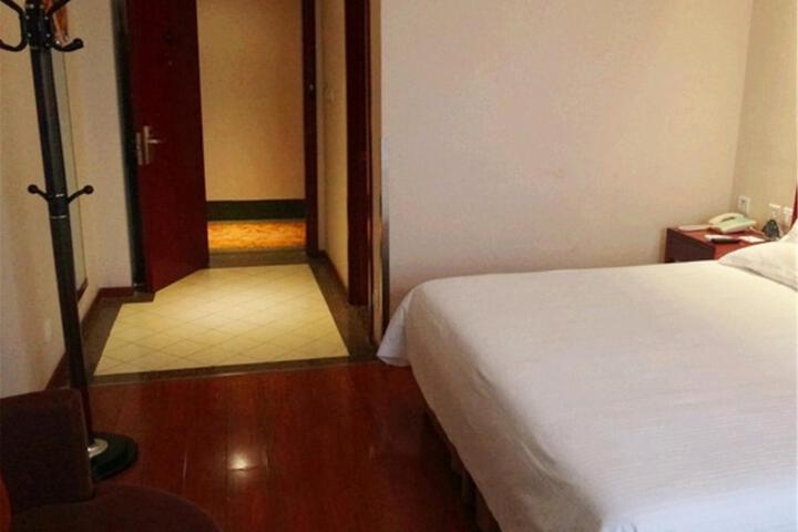 GreenTree Inn Beijing South Dahongmen Road Express Hotel