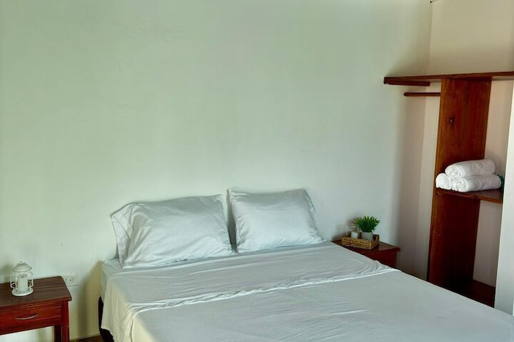 Room 4 of 15