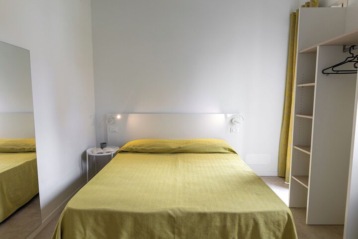 Room 58 of 243