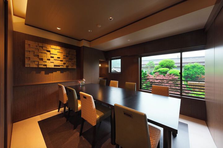 Dining Photos