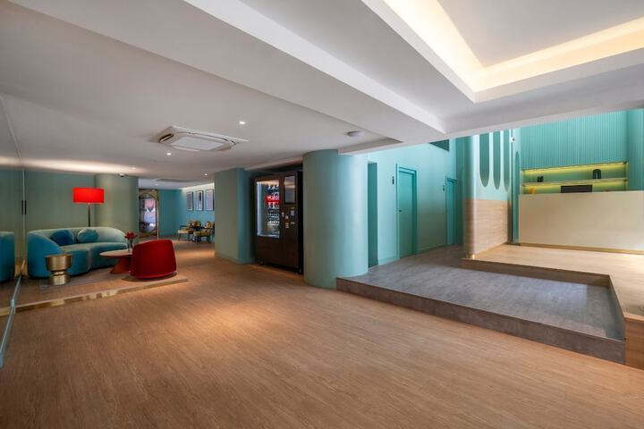 Hotel Lobby