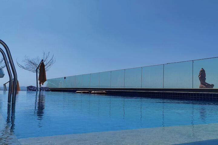 Pool 41 of 94