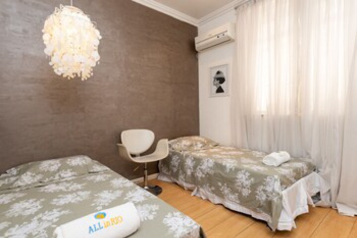 Room 27 of 35