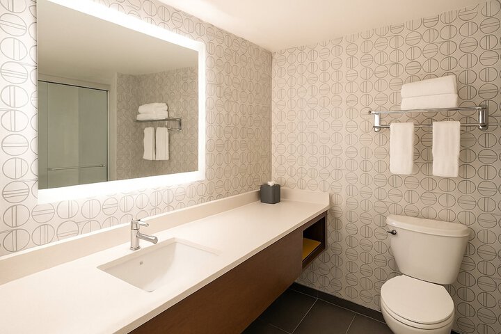 Room 27 of 54