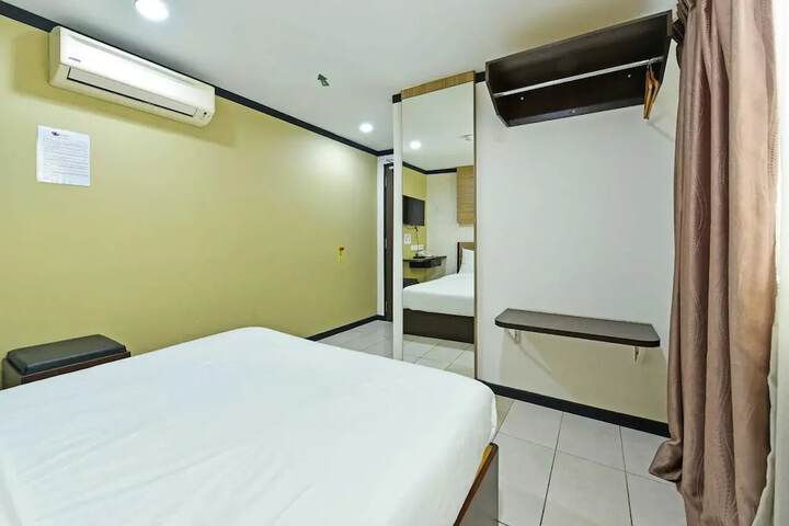 Room 12 of 34