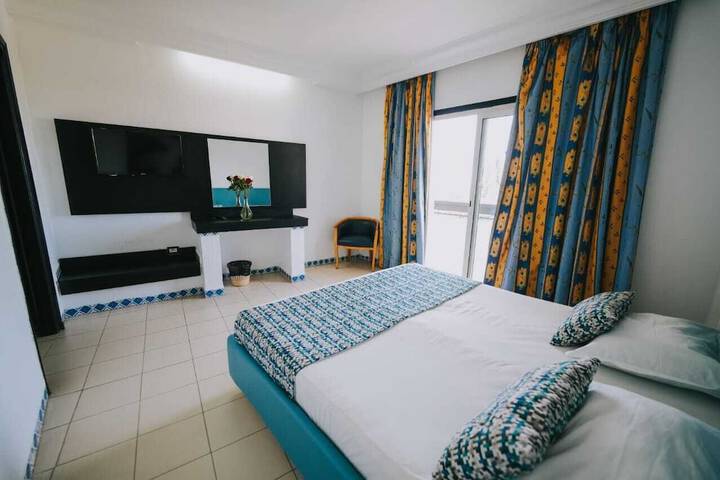 Room 9 of 25