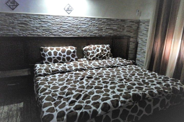 Room 6 of 50
