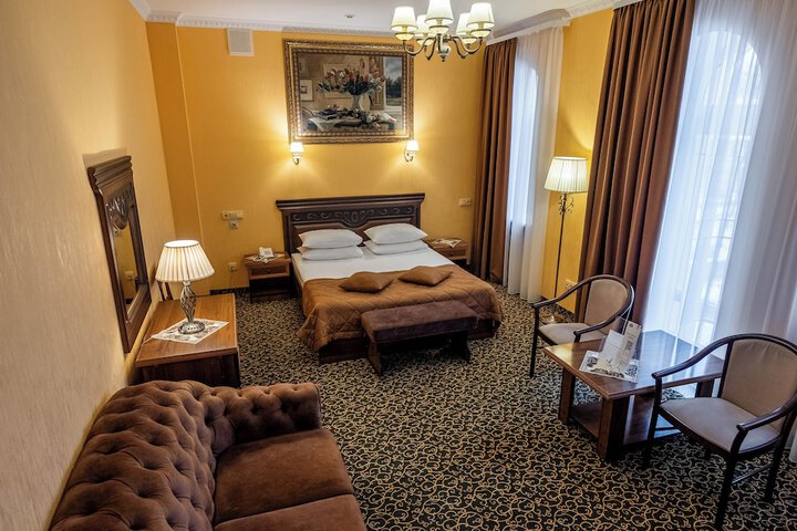 Room 27 of 95