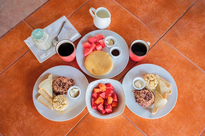 Breakfast/Coffee Service 74 of 100