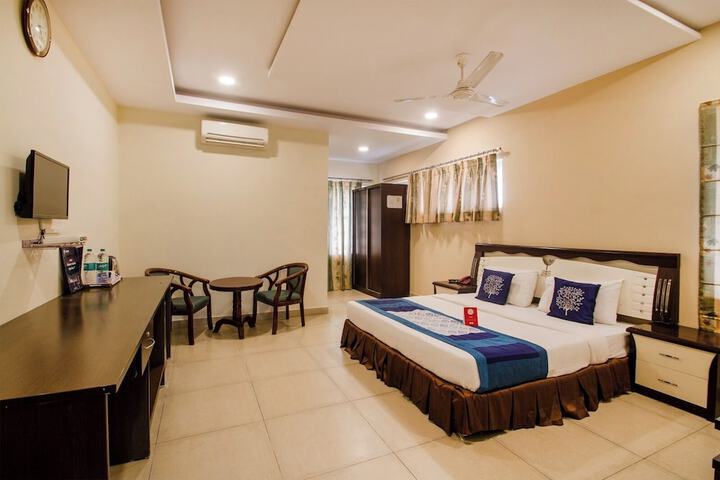Room 4 of 15