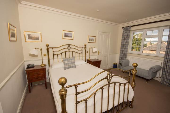 Room 4 of 46