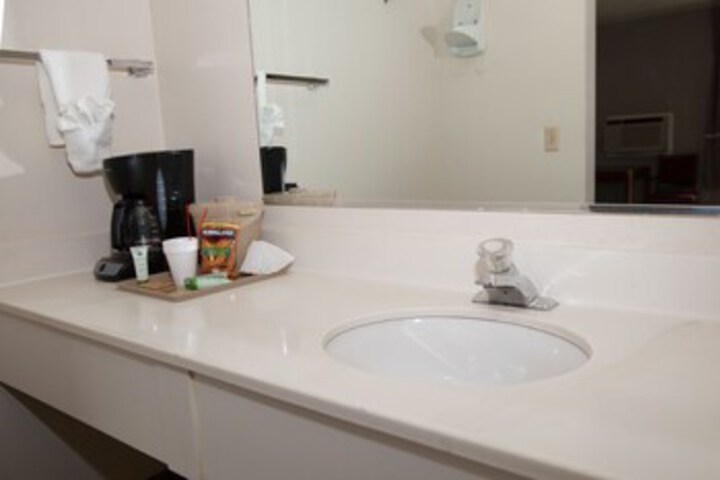 Room 4 of 18