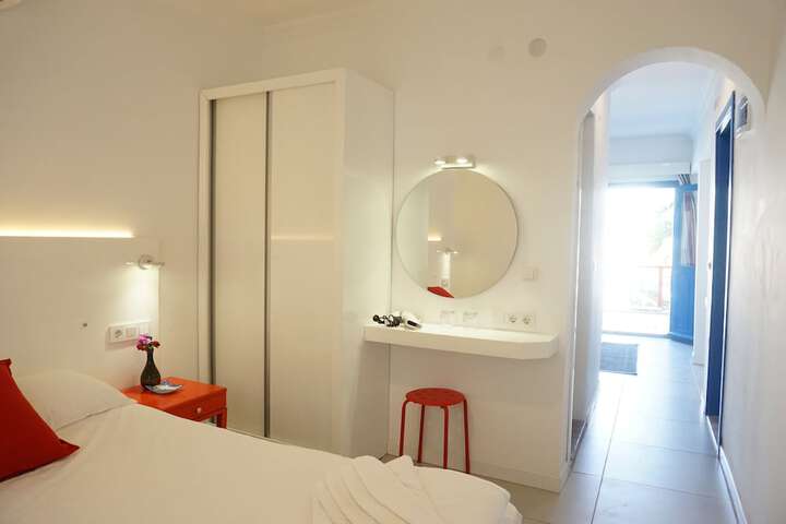 Room 15 of 144