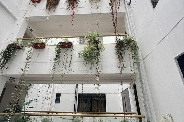 Hotel Exterior 96 of 98