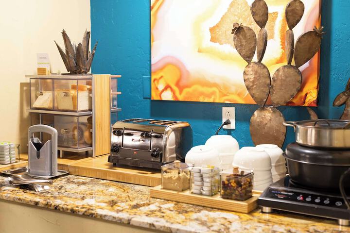 Breakfast area