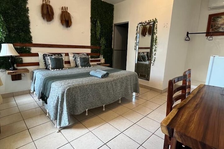 Room 4 of 7