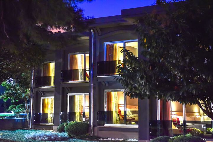 Hotel 44 of 62