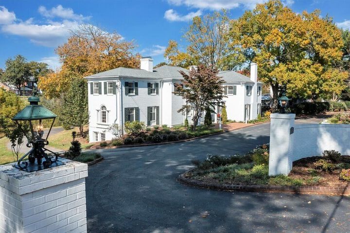 The Oakdale Inn