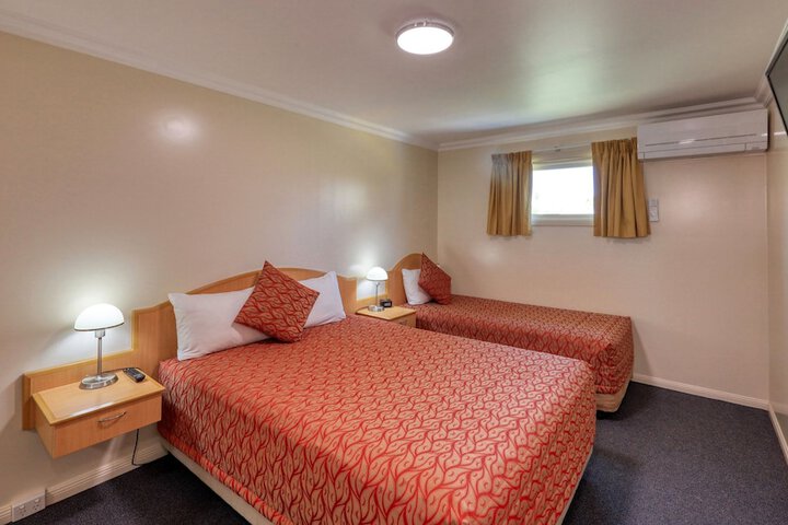 Room 4 of 51