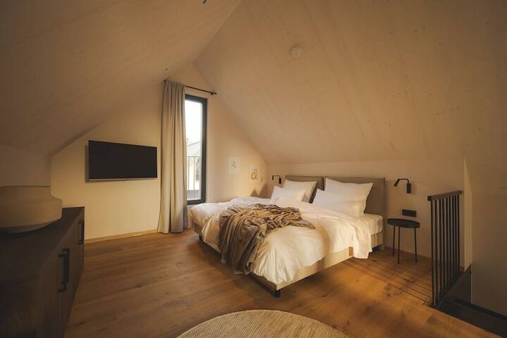 Room 7 of 67