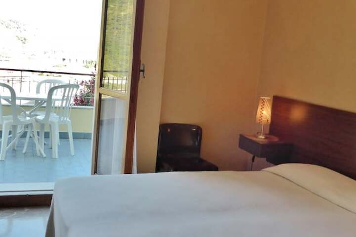 Room 2 of 46