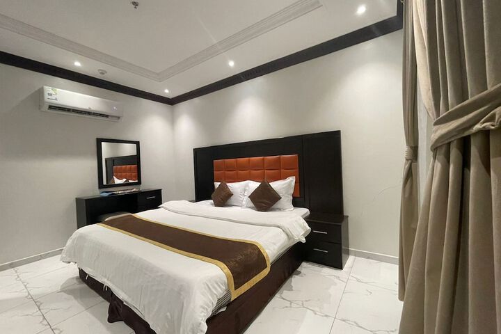 Room 10 of 23
