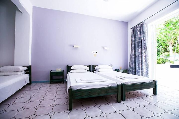 Room 7 of 48